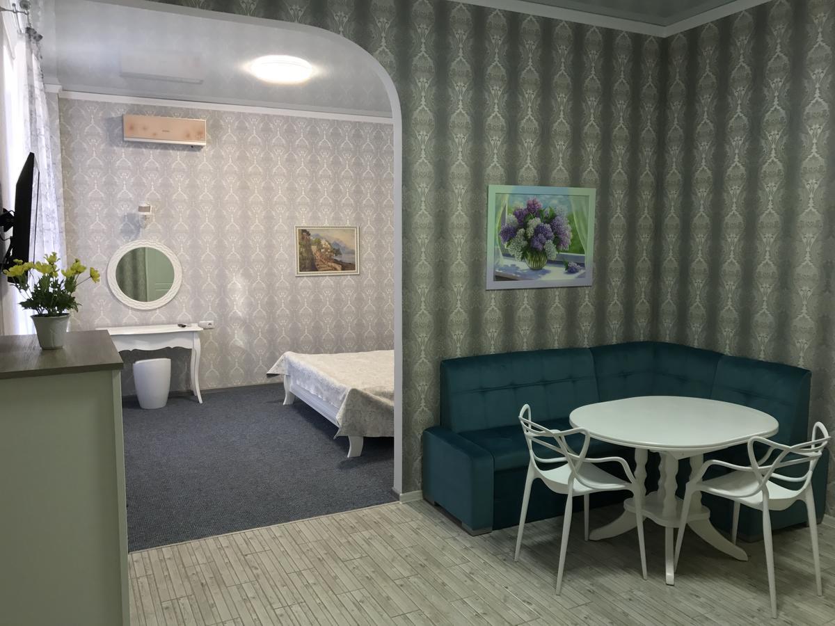 Happy Cat Hotel Odesa Exterior photo